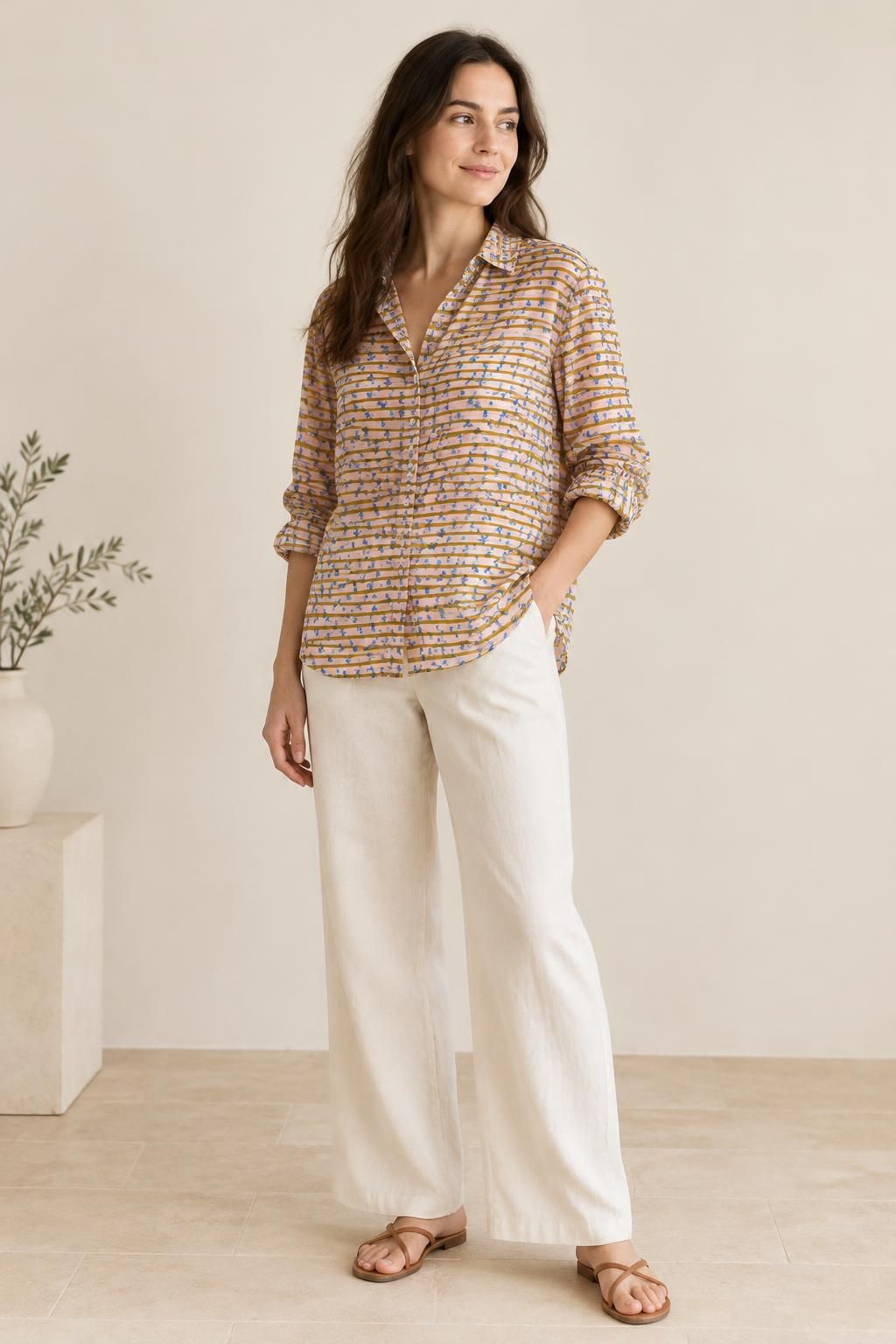 Inspiration La blouse avec le tissu Voile de coton, petites fleurs bleues sur rayures multicolores