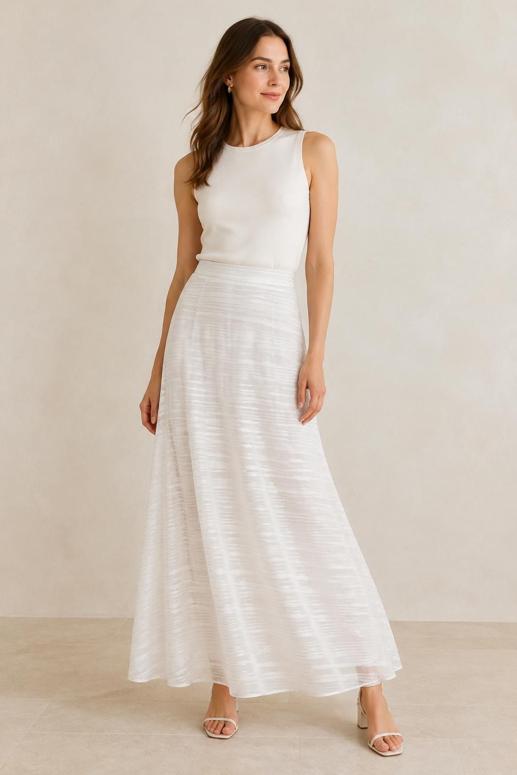 Inspiration La jupe avec le tissu GARAEEL - Voile crêpe de viscose à rayures satinées et à fils lurex argentés