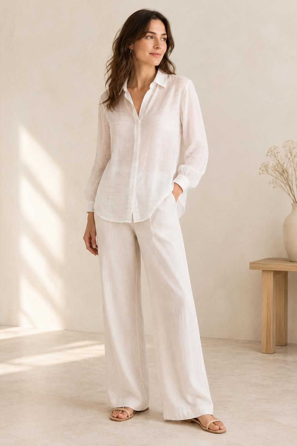 Inspiración La blusa con el tejido LINE - Batiste de viscose con rayas de lurex plateadas