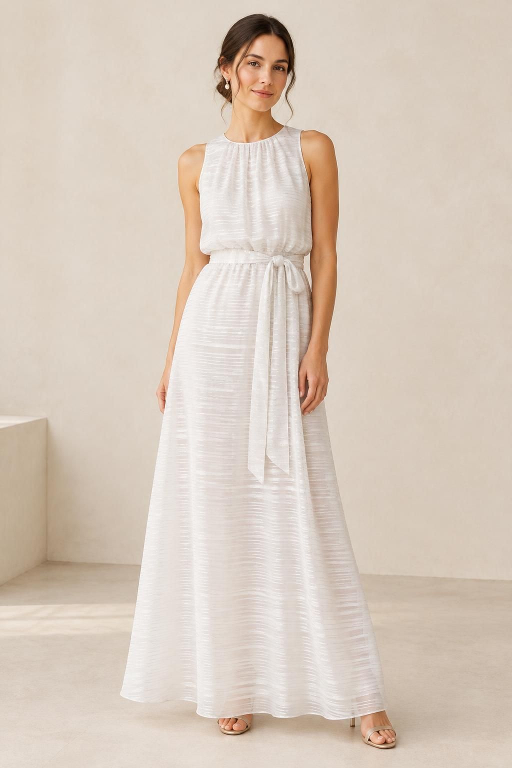 Inspiration La robe avec le tissu GARAEEL - Voile crêpe de viscose à rayures satinées et à fils lurex argentés