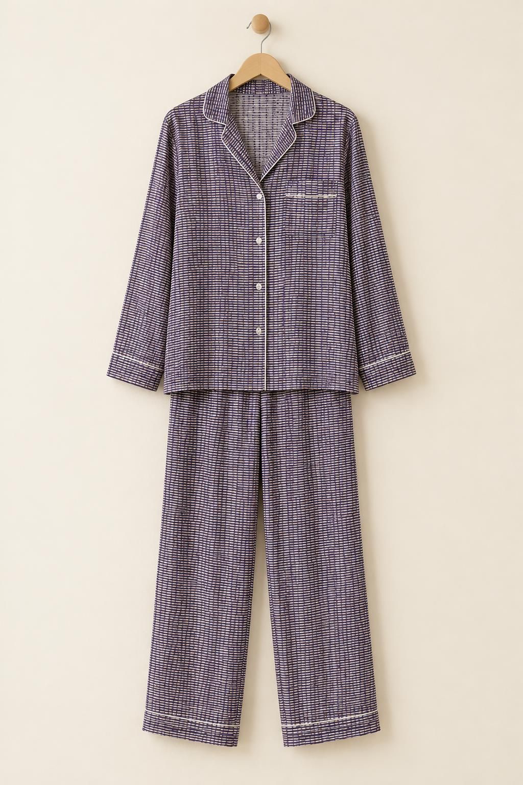 Inspiration Le pyjama avec le tissu Satin de viscose, motif graphique multicolore