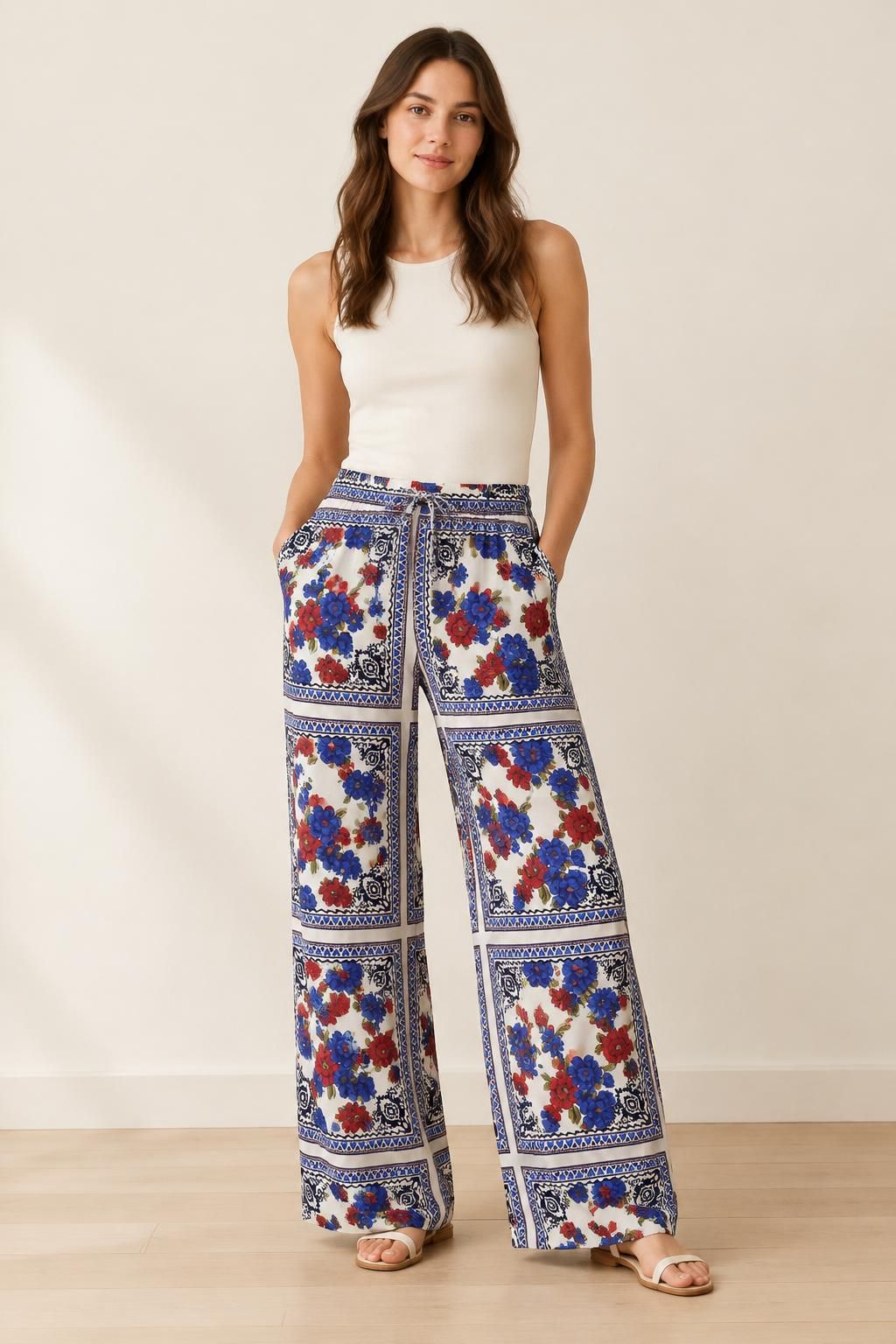 Inspiration Le pantalon avec le tissu Viscose motif foulard fleuri rétro