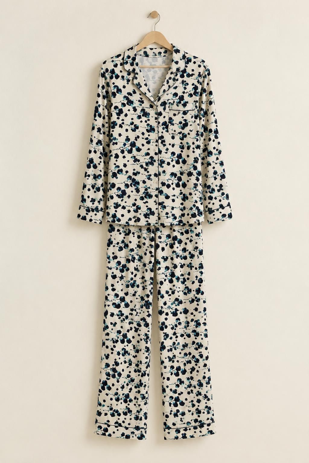 Inspiration Le pyjama avec le tissu Jersey viscose élasthanne floral graphique