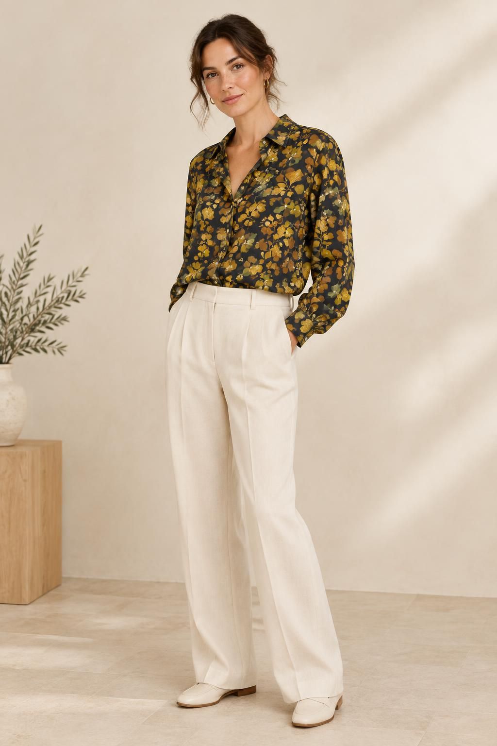 Inspiración La blusa con el tejido Crêpe de viscose pesado, estampado floral retro multicolor