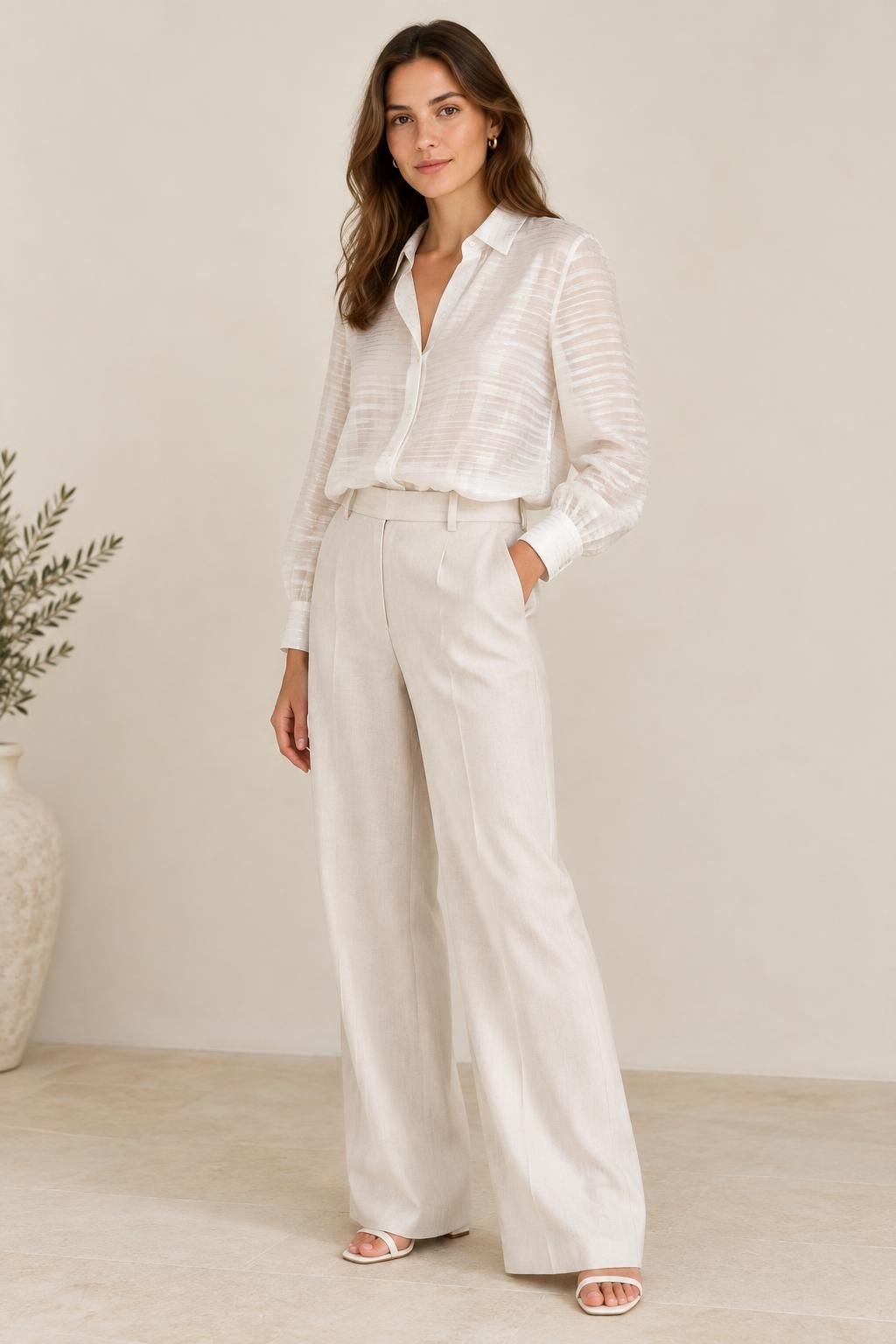 Inspiration La blouse avec le tissu GARAEEL - Voile crêpe de viscose à rayures satinées et à fils lurex argentés