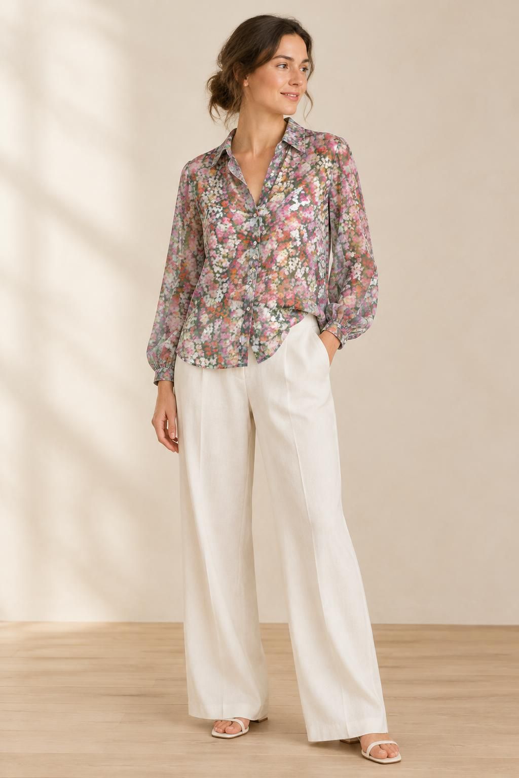 Inspiración La blusa con el tejido Voile de algodón, estampado floral abstracto multicolor