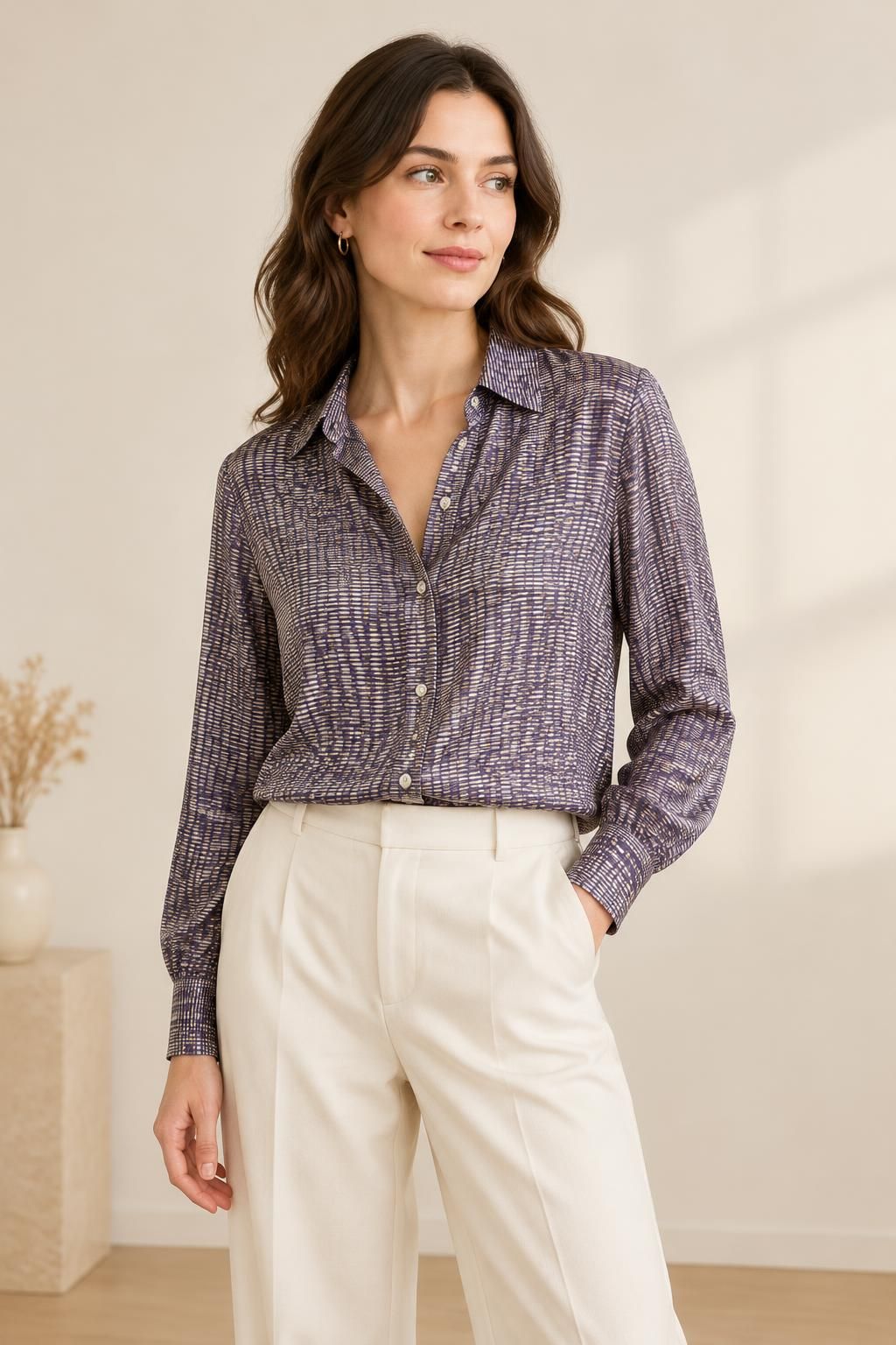 Inspiration La blouse avec le tissu Satin de viscose, motif graphique multicolore