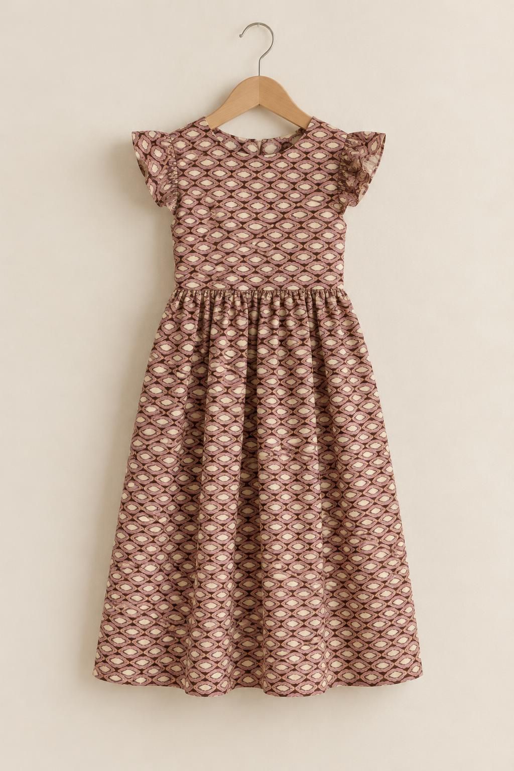 Inspiration La robe enfant avec le tissu Satin de coton, motif géométrique rétro à médaillons