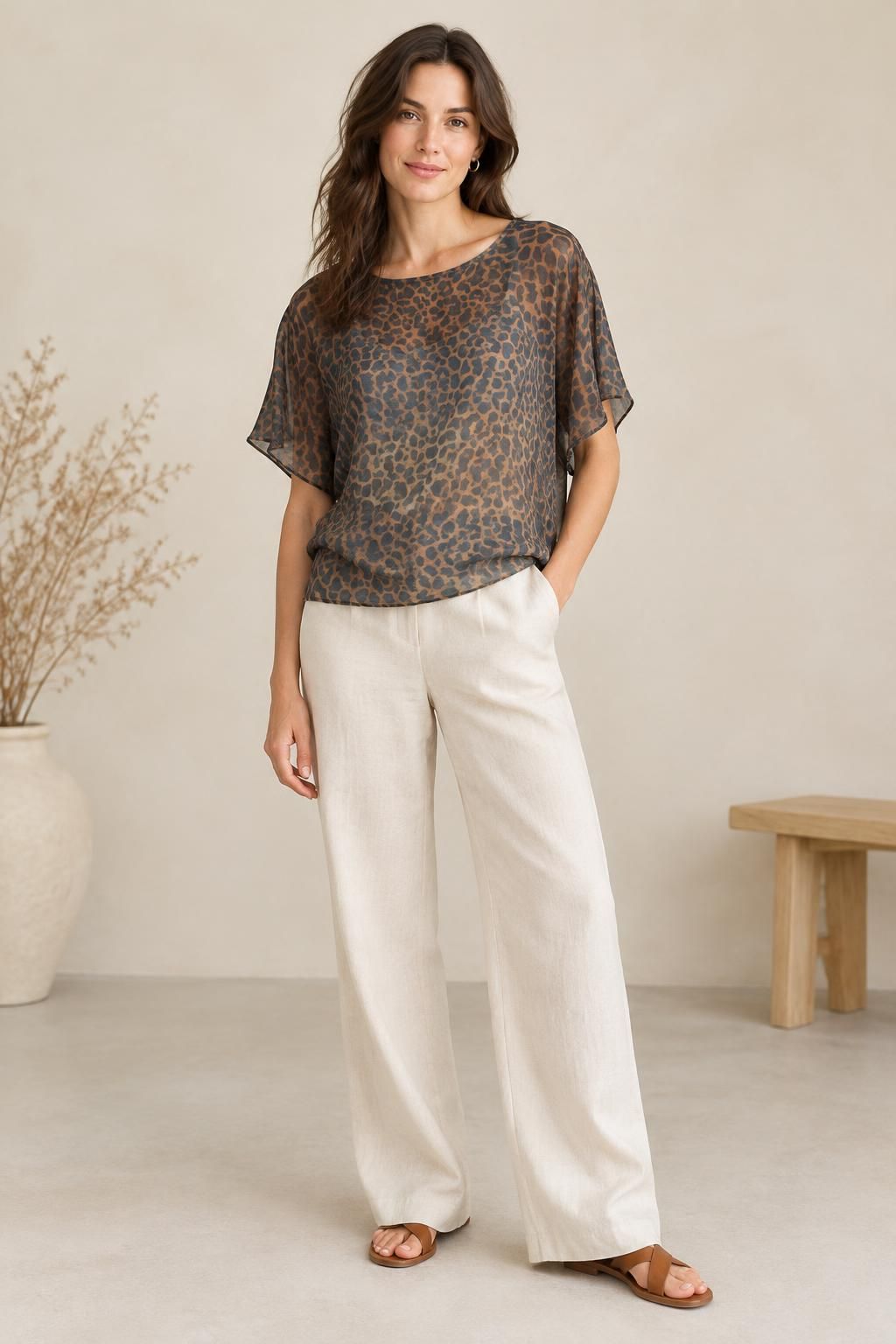 Inspiración Lo más destacado con el tejido Voile gaze de viscosa, estampado de leopardo marrón y negro