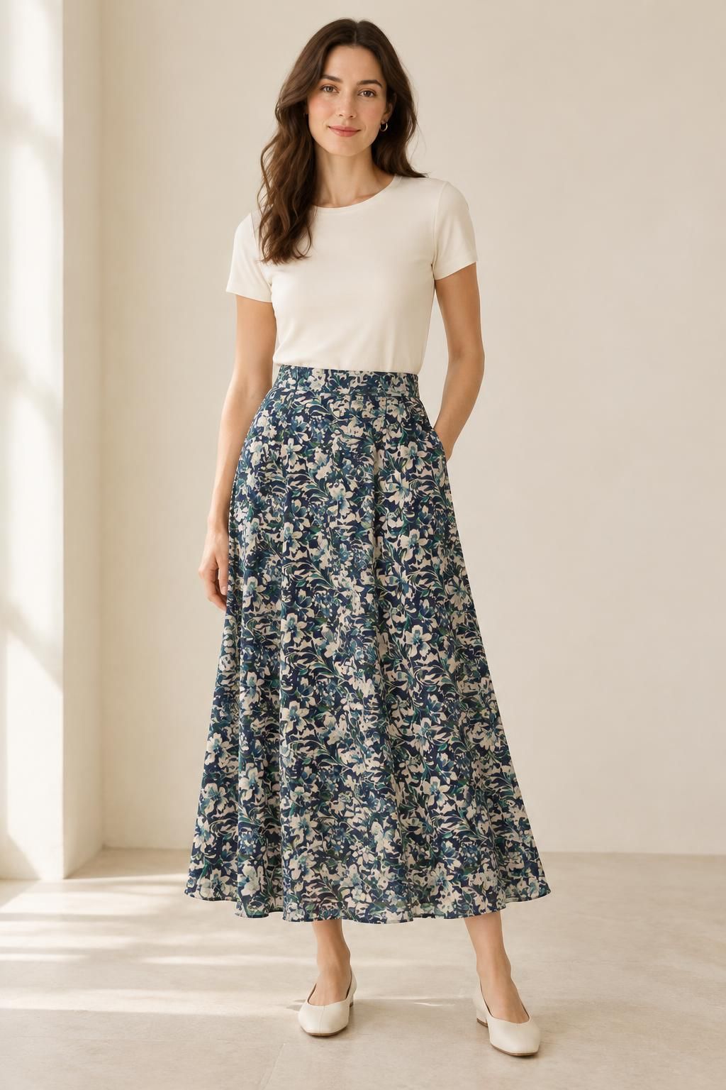 Inspiration La jupe avec le tissu Batiste damassée de viscose, fleurs et feuillage bleu-vert