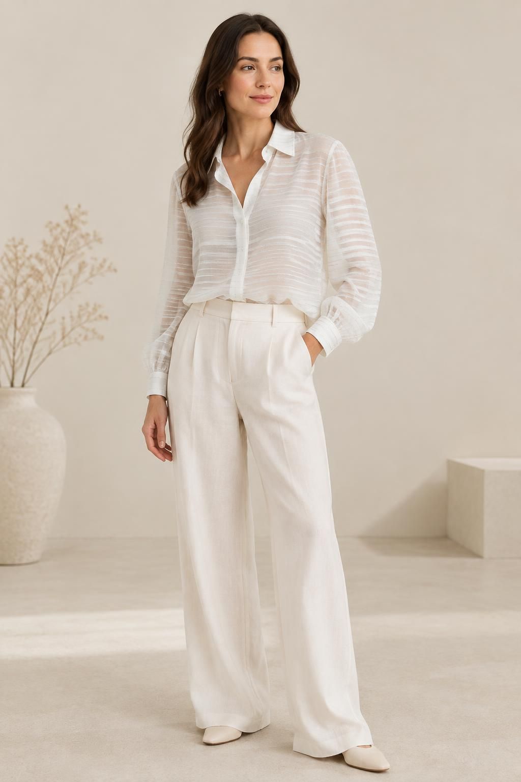 Inspiration La blouse avec le tissu GARAEEL - Voile crêpe de viscose à rayures satinées et à fils lurex argentés