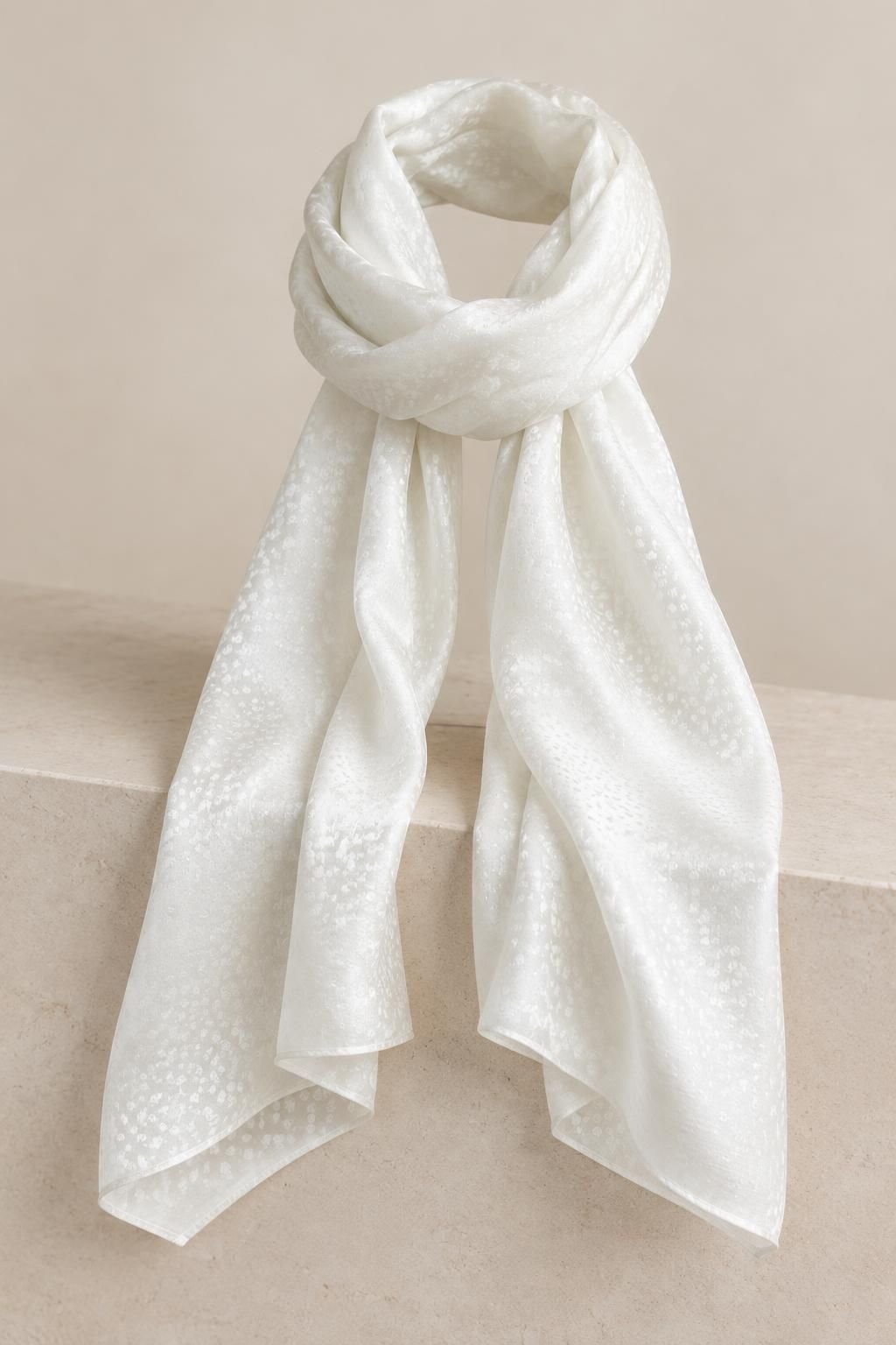 Inspiration Les accessoires avec le tissu MOON - Jacquard de viscose satiné