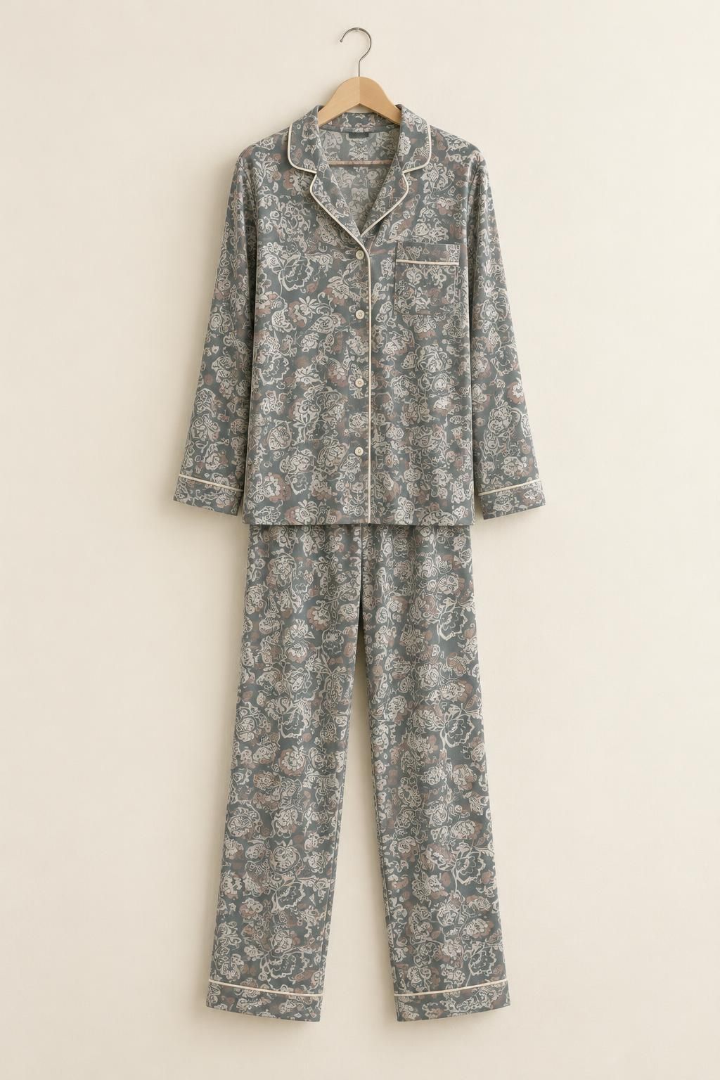 Inspiration Le pyjama avec le tissu Jersey viscose elasthanne, motif cachemire fleuri