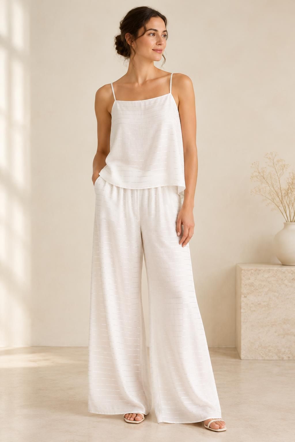 Inspiración Lo más destacado con el tejido LINE - Batiste de viscose con rayas de lurex plateadas
