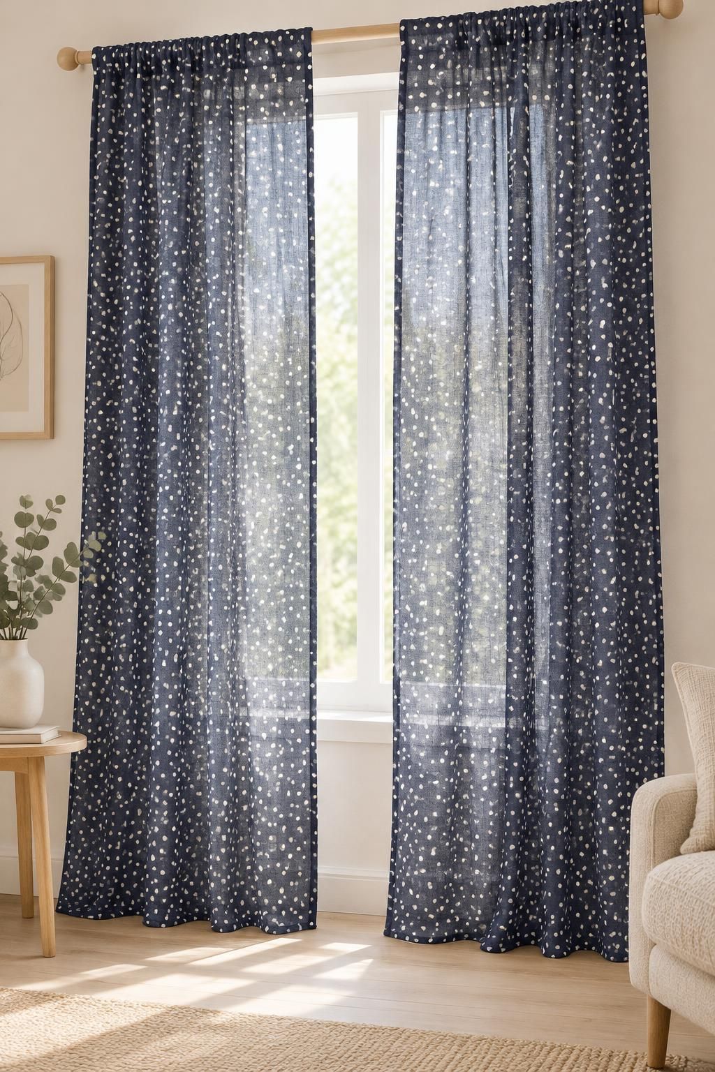 Inspiration Die Vorhänge mit dem Stoff Blaue gepunktete Viskose-Polyester-Gaze