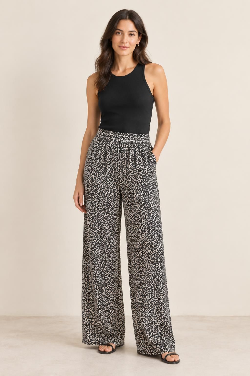 Inspiratie De broek met de stof Viscose met lurex, bloemmotief en goud- en zilverkleurige strepen