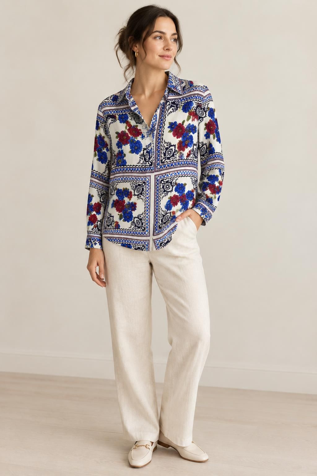 Inspiration La blouse avec le tissu Viscose motif foulard fleuri rétro