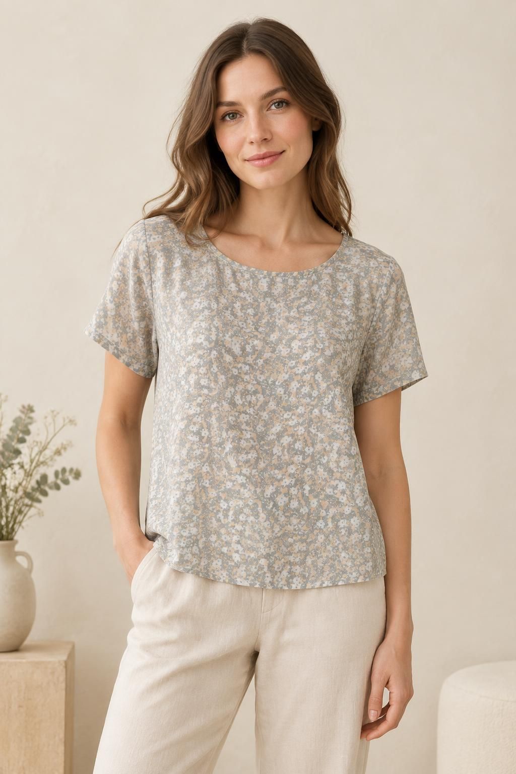 Inspiration Le top avec le tissu Batiste de viscose, motif fleuri romantique multicolore